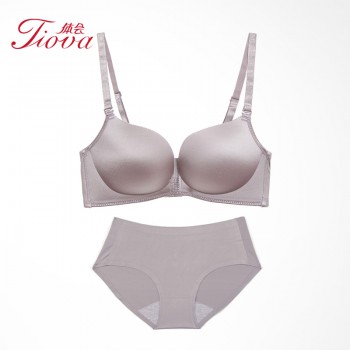 体会内衣BSK188-1 厚薄模杯性感简约舒适光面无痕无钢圈聚拢文胸内裤套装
