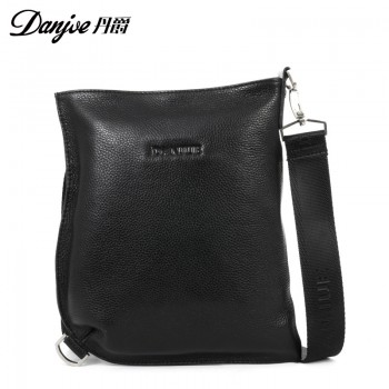 丹爵(DANJUE)2017新款休闲潮男包单肩男士斜挎胸包头层牛皮饺子小包包型 81019-2
