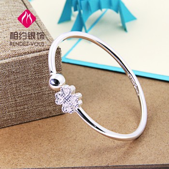 清新治愈系四叶草足银手镯 925纯银四叶草手镯