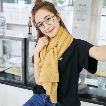 新款韩国棉春秋爆款格子褶皱单色百搭围巾披肩女